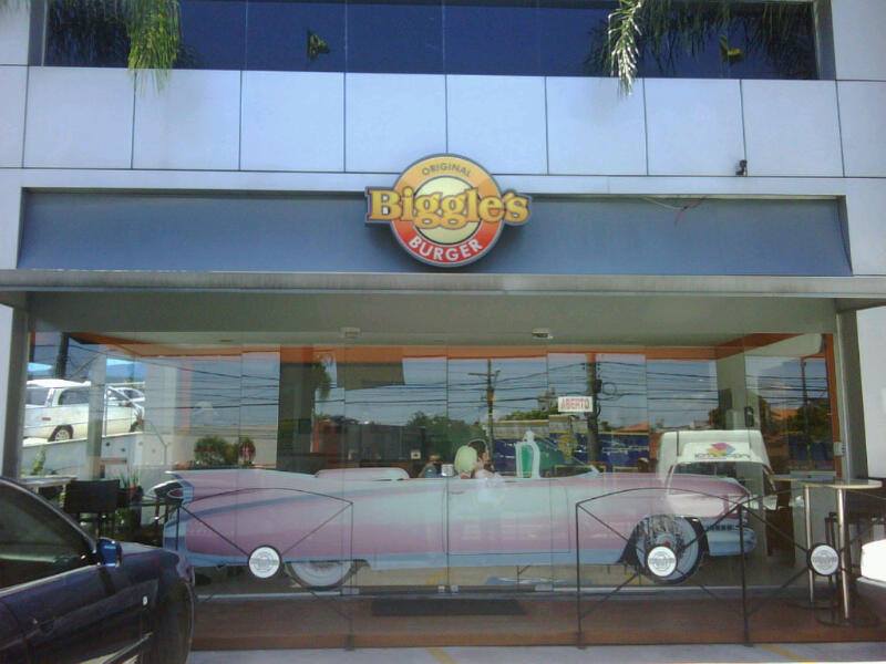 Vitrine vidro biglles.jpg